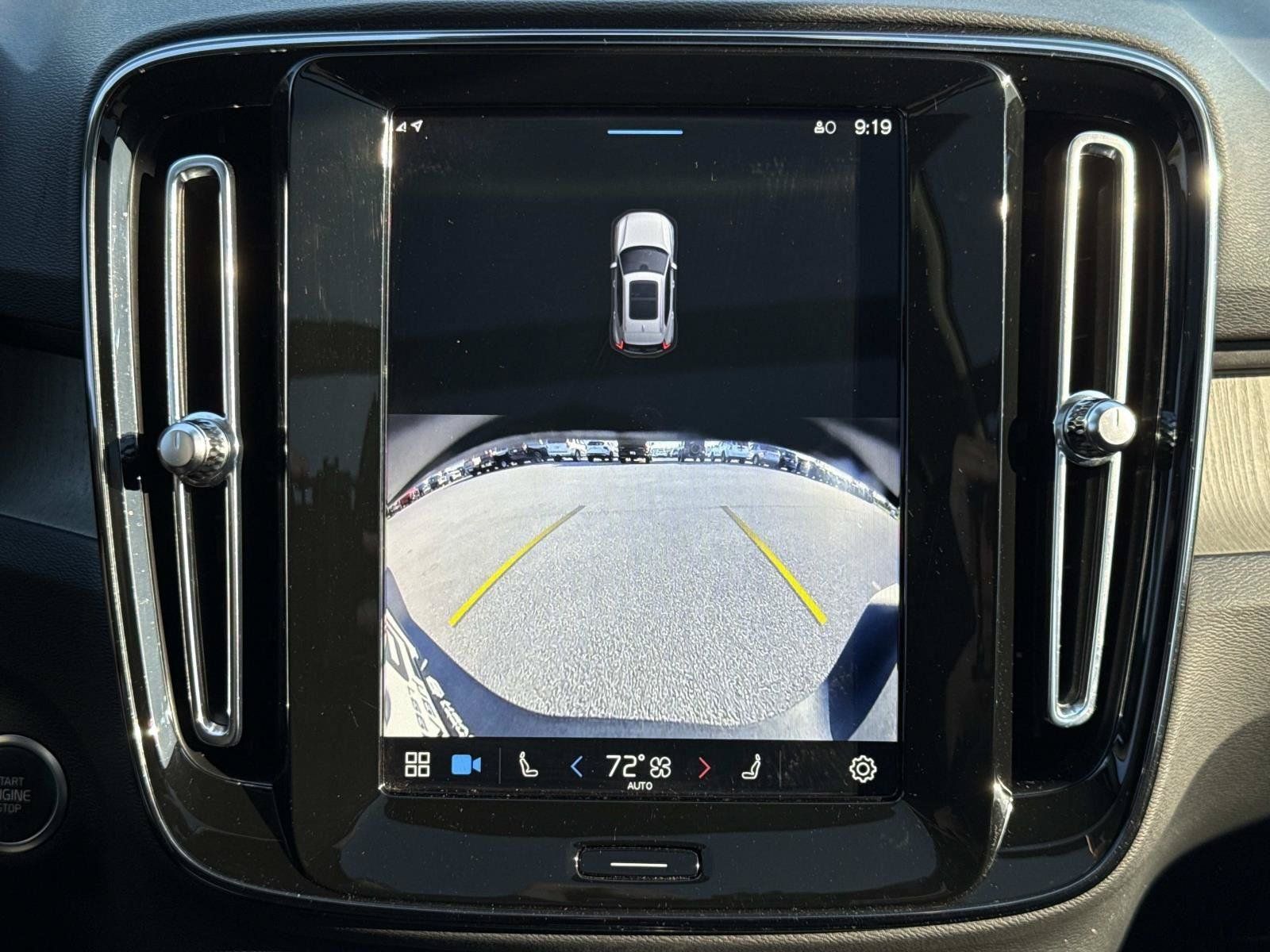 Used 2024 Volvo XC40 B5 Plus AWD/4WD image 6