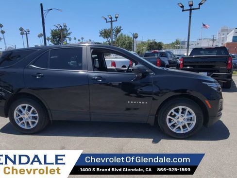 Certified 2023 Chevrolet Equinox LS w/ LS Convenience Package FWD image 2