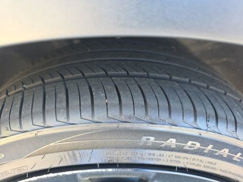 Used 2021 Tesla Model Y Long Range image 9