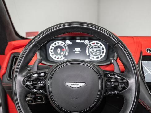 Used 2021 Aston Martin DBX AWD/4WD image 9