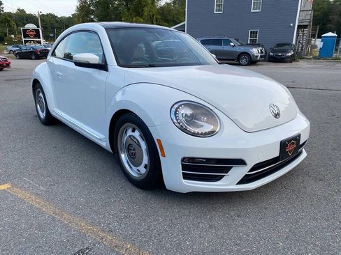 Used 2018 Volkswagen Beetle 2.0T Coast image 4