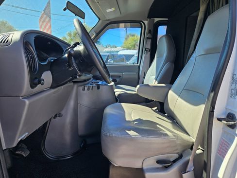 Used 2001 Ford E-350 and Econoline 350 Extended Super Duty image 9