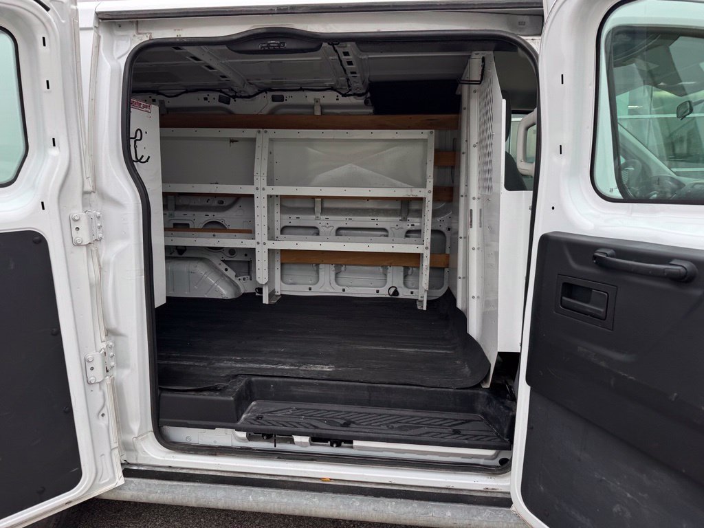 Used 2015 Ford Transit 250 130 Low Roof w/ Exterior Upgrade Package RWD image 25
