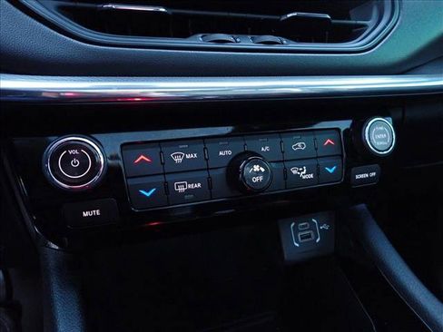 Used 2024 Jeep Compass Limited w/ High Altitude Package image 21