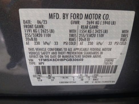 Used 2023 Ford Explorer XLT w/ Equipment Group 202A AWD/4WD image 3