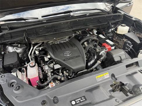 Certified 2024 Toyota Highlander LE image 24