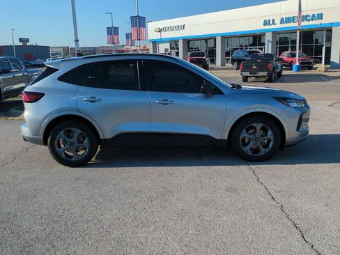 Used 2023 Ford Escape ST-Line image 9