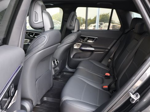 Used 2026 Mercedes-Benz GLC 300 image 16