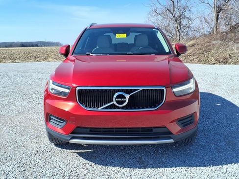 Used 2019 Volvo XC40 T4 Momentum FWD image 2