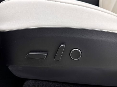 Used 2022 Tesla Model Y Performance image 26