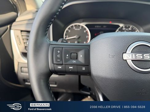 Used 2025 Nissan Rogue SV image 19