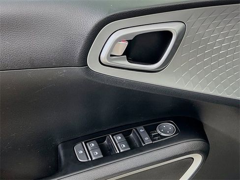 Used 2023 Kia Soul LX w/ Option Group 015 image 9