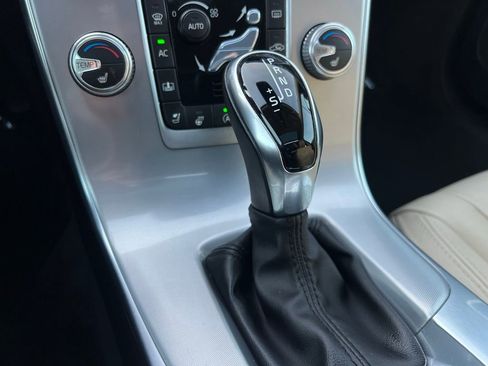 Used 2018 Volvo S60 T5 Inscription Platinum w/ Climate Package image 55