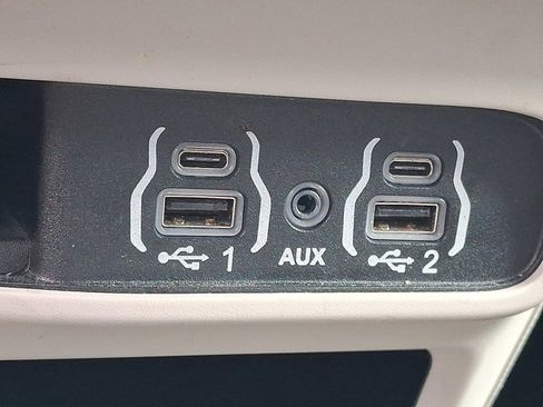 Used 2023 Chrysler Pacifica Touring-L FWD image 24