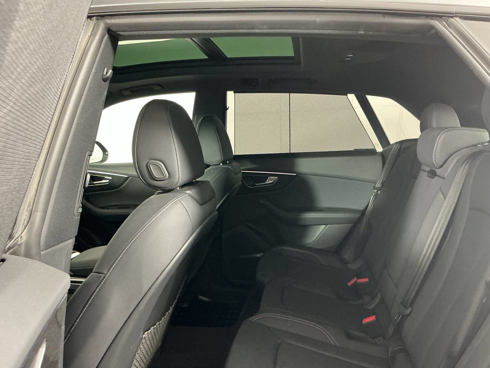 Used 2023 Audi Q8 Prestige AWD/4WD image 15
