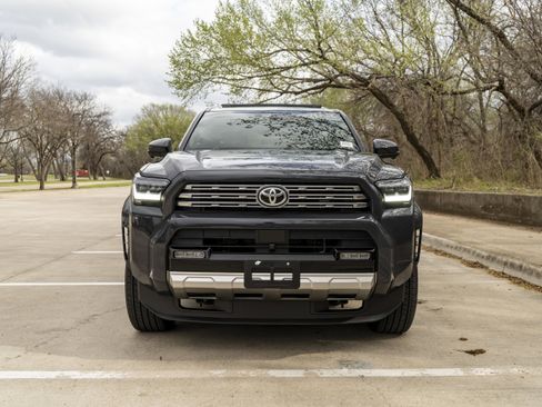 Used 2025 Toyota 4Runner Limited AWD/4WD image 3