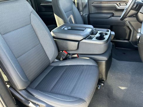 Used 2023 GMC Sierra 1500 SLE image 27