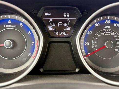 Used 2014 Hyundai Elantra w/ Option Group 2 image 14