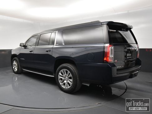 Used 2017 GMC Yukon XL SLT w/ Open Road Package image 4
