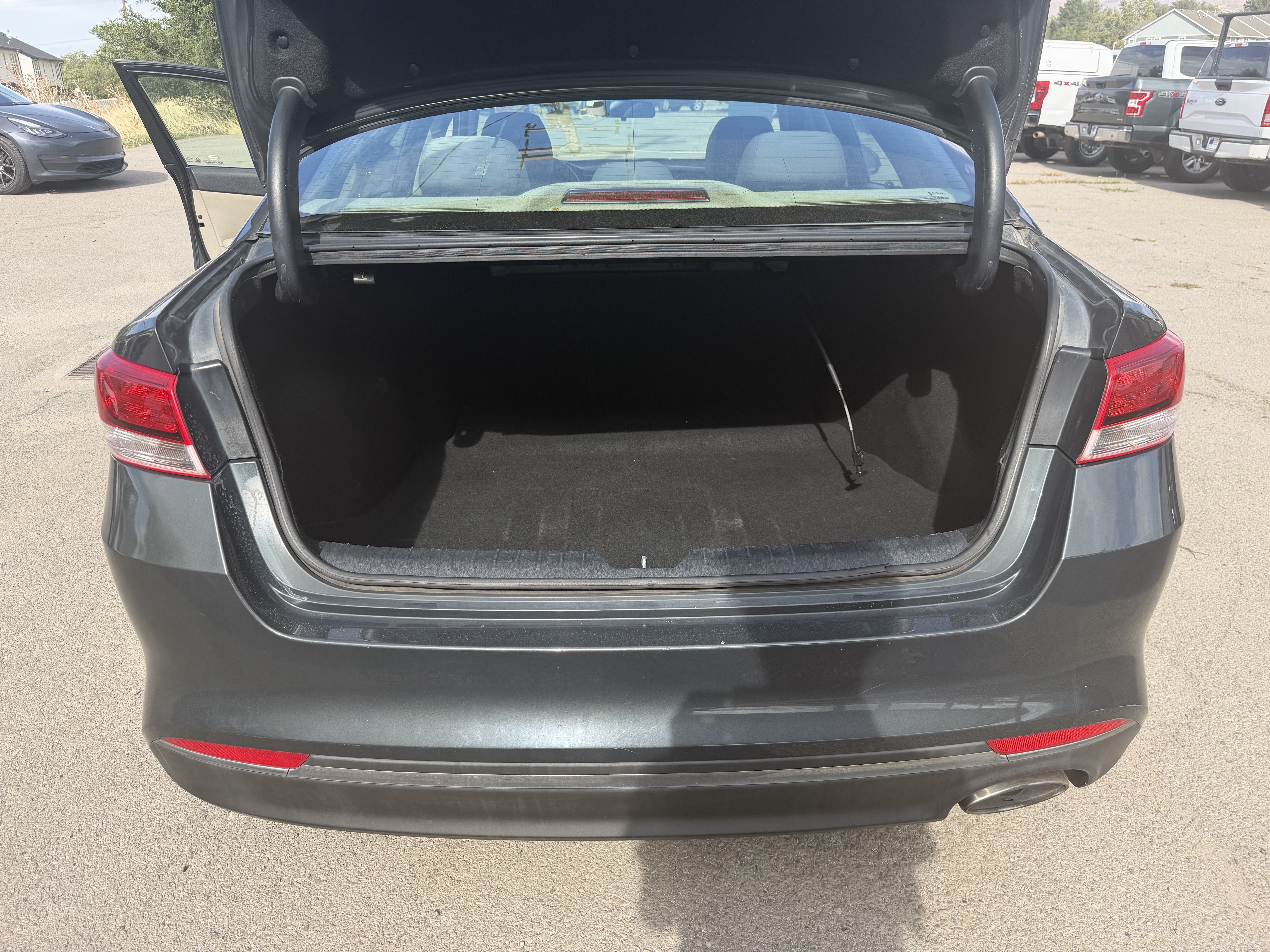 Used 2016 Kia Optima LX FWD image 25