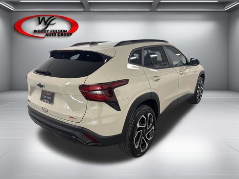New 2026 Chevrolet Trax RS w/ Sunroof Package FWD image 6