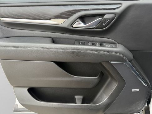 Used 2023 GMC Yukon Denali w/ Advanced Technology Package image 14