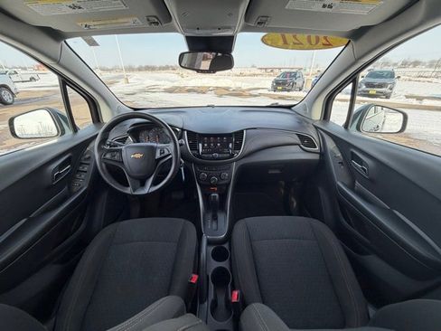 Used 2021 Chevrolet Trax LS w/ Tint and Cruise Package image 23