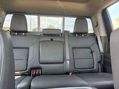 Used 2024 Chevrolet Silverado 2500 LTZ w/ LTZ Convenience Package AWD/4WD image 15