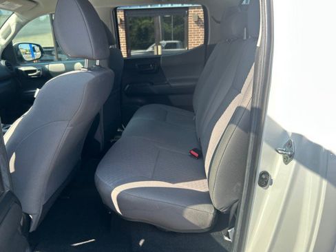 Used 2022 Toyota Tacoma SR AWD/4WD image 12