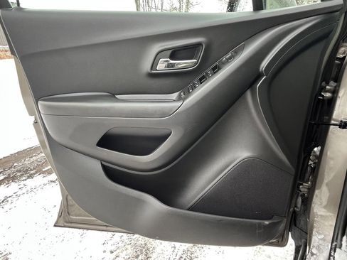 Certified 2022 Chevrolet Trax LT w/ Sport Edition image 10