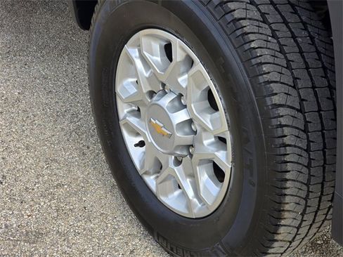 Used 2024 Chevrolet Silverado 2500 LT image 12