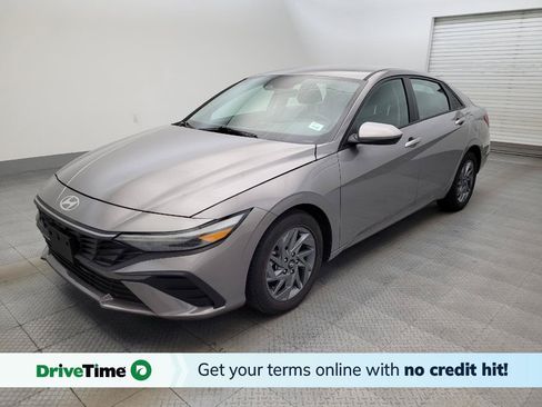 Used 2024 Hyundai Elantra SEL FWD image 1