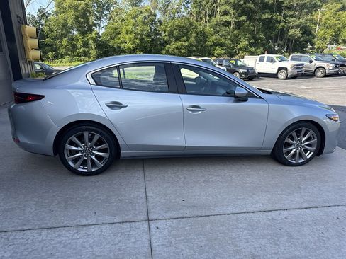 Used 2019 MAZDA MAZDA3 Sedan w/ Select Package FWD image 3