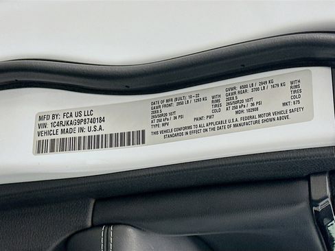 Used 2023 Jeep Grand Cherokee L Laredo AWD/4WD image 12