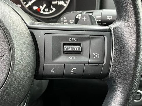 Used 2023 Nissan Rogue S image 18