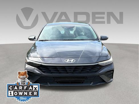 Used 2024 Hyundai Elantra SEL FWD image 2