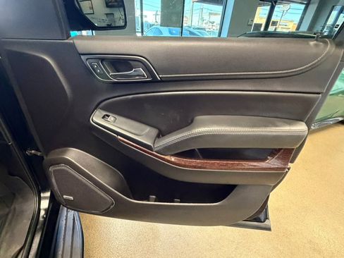 Used 2019 GMC Yukon SLT w/ Graphite Performance Edition AWD/4WD image 42