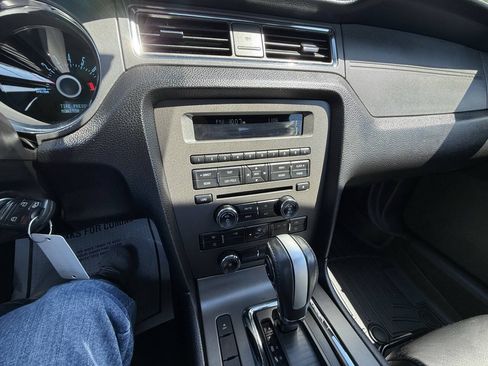 Used 2013 Ford Mustang Coupe RWD image 19