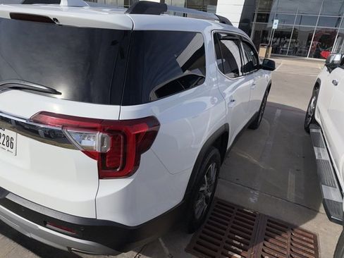 Used 2023 GMC Acadia SLE w/ Driver Convenience Package image 4