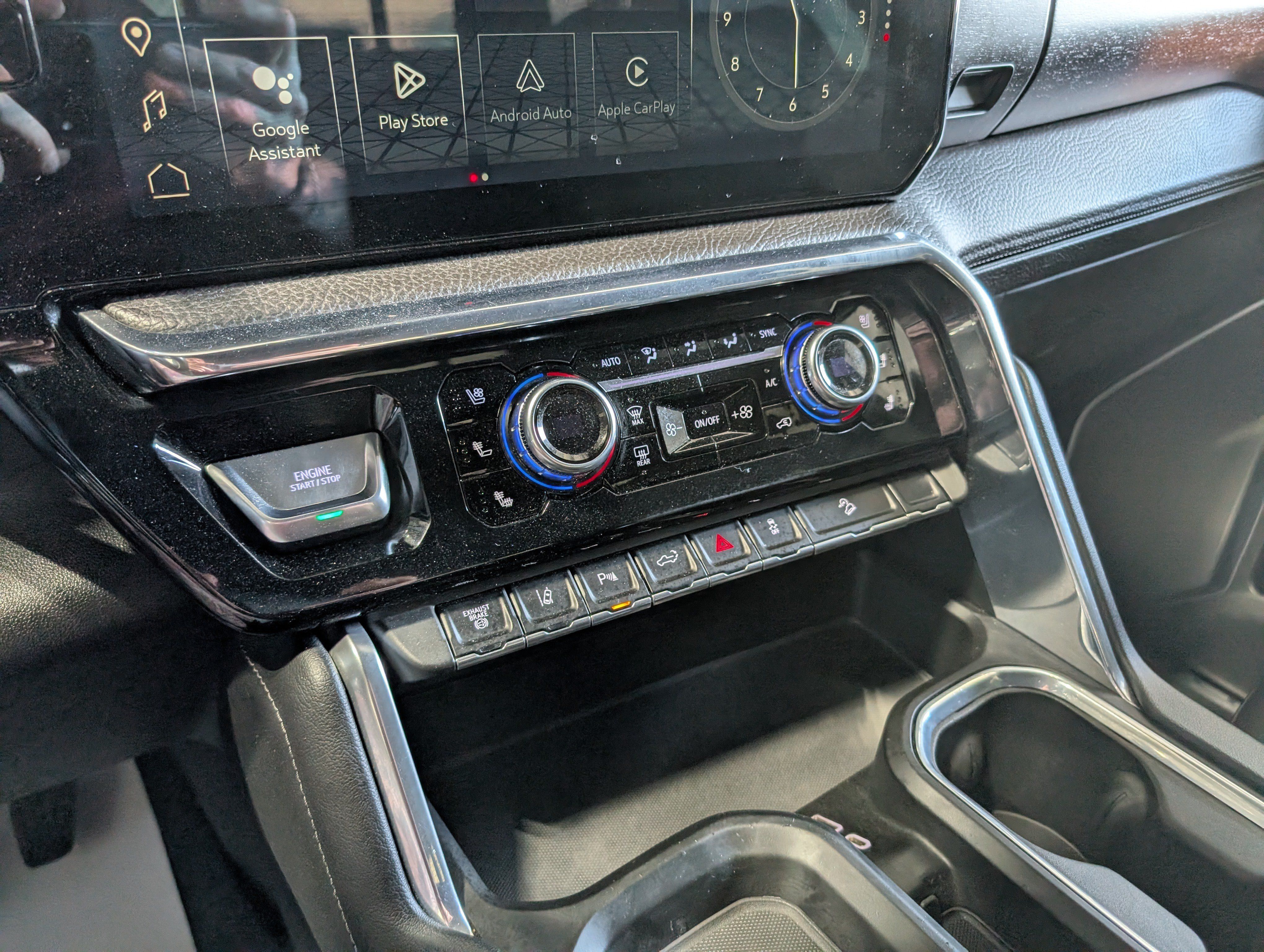 Used 2024 GMC Sierra 2500 Denali w/ Technology Package AWD/4WD image 27