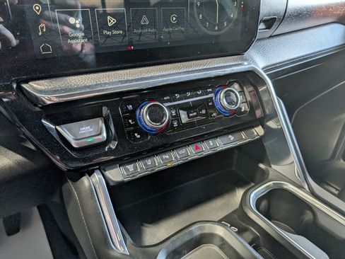 Used 2024 GMC Sierra 2500 Denali w/ Technology Package AWD/4WD image 27