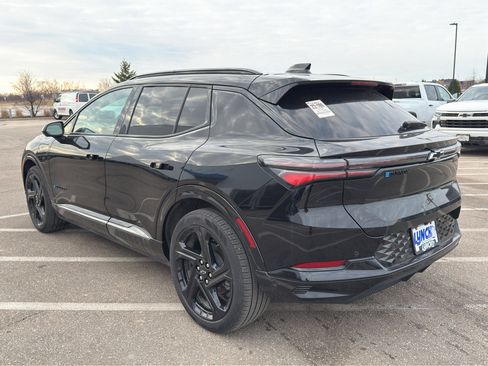 Used 2024 Chevrolet Equinox EV RS image 3