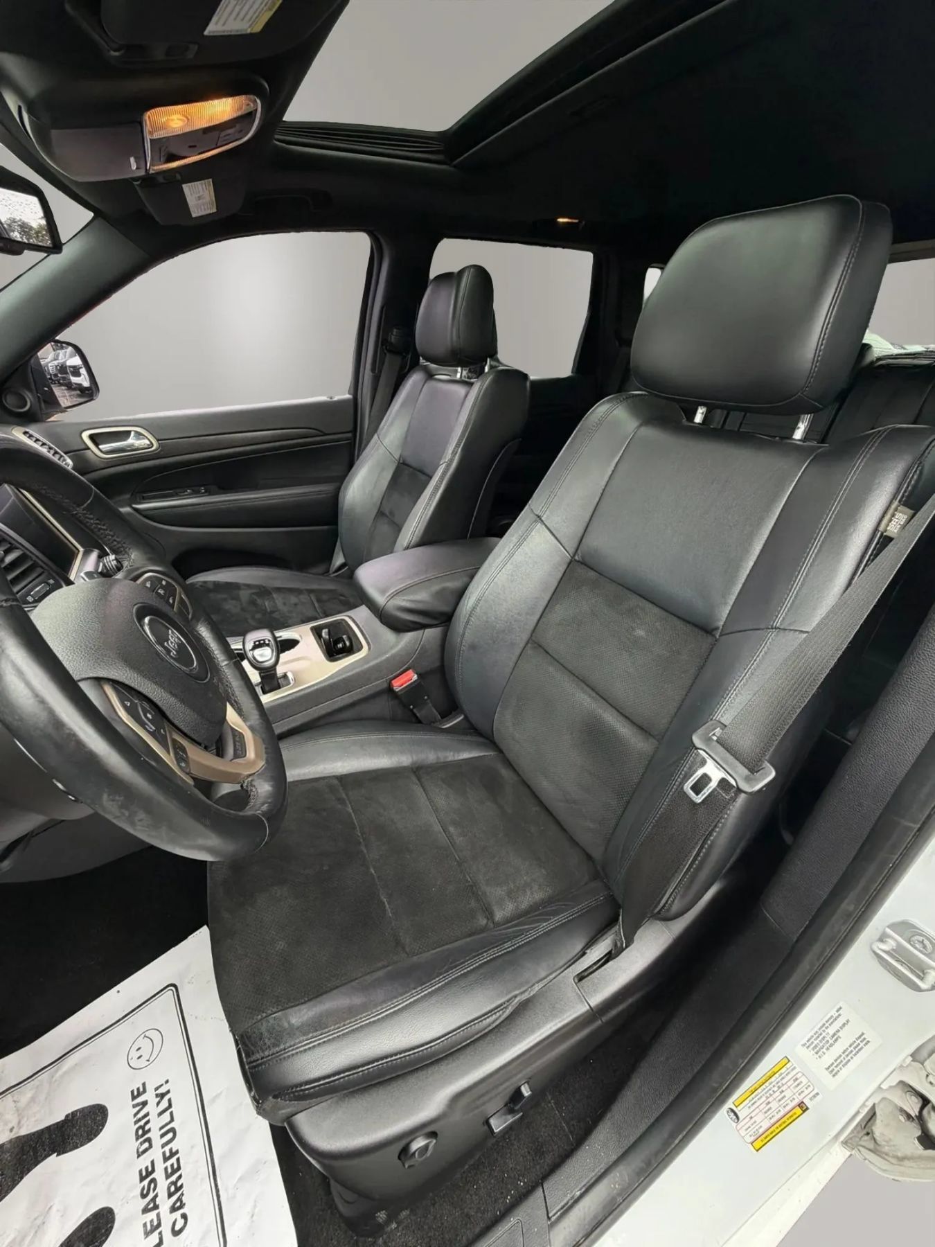 Used 2015 Jeep Grand Cherokee Altitude AWD/4WD image 15