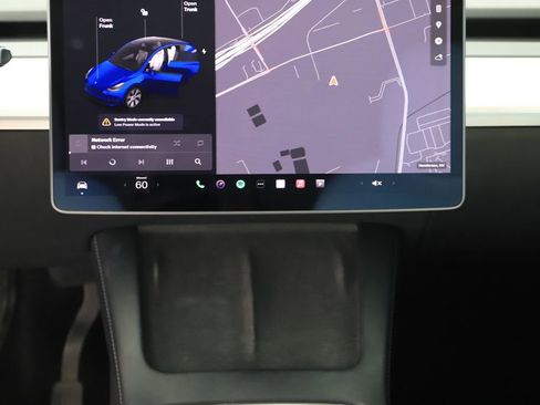 Used 2021 Tesla Model Y Long Range AWD/4WD image 17