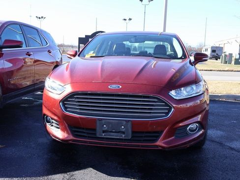 Used 2014 Ford Fusion SE w/ Equipment Group 202A image 2