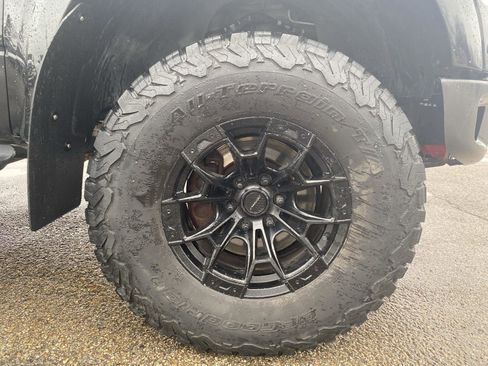 Used 2011 Ford F150 Raptor w/ Raptor Luxury Pkg image 32