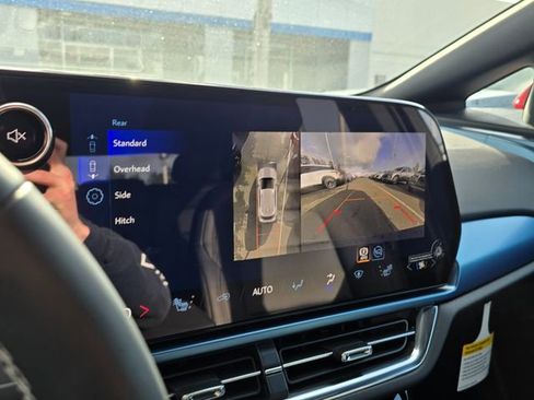 New 2026 Chevrolet Equinox EV LT image 27