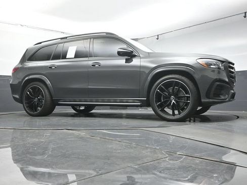 Used 2025 Mercedes-Benz GLS 450 4MATIC image 39