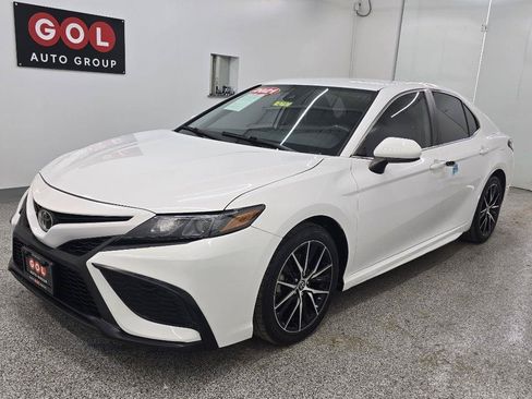 Used 2021 Toyota Camry SE FWD image 5