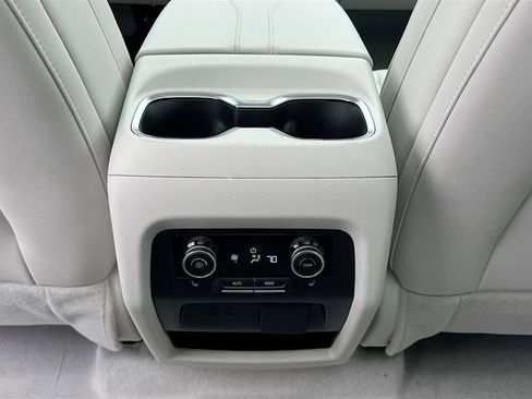 New 2026 Buick Enclave Avenir w/ Super Cruise Package AWD/4WD image 18